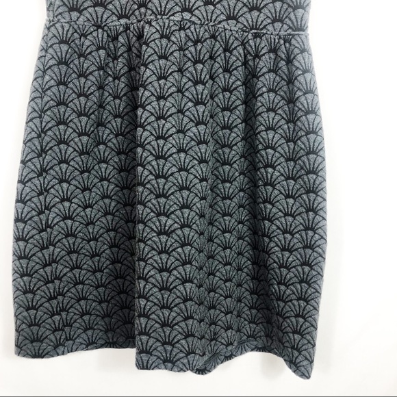 LOFT Shell Print Knit Mini Dress | Grey | Size 8 - Picture 5 of 10